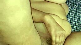 印度辣妹Alisha Bhabhi特写骚穴后入狗爬