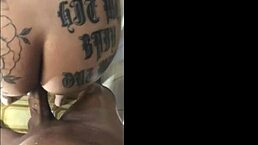 Comi a gostosa da minha namorada no banho with interracial anal