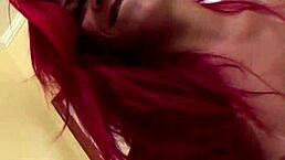 Ruiva da buceta rosada fodendo no motel with amateur redhead blowjob in Brazilian hotel