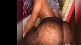 Ebony sluty stepsister sucking 11 inches BBC of stepcousin in homemade action