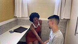 fudendo com a recepcionista da academia big black cock pounding skinny ebony in interracial action 🔥🍆