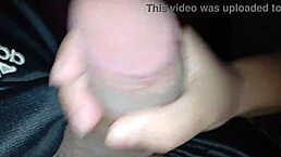 que rico se ve el semen de mi novio cuando le hago la paja con mi mano