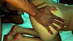 ele bateu em mim e depois meteu no meu cu ele me trata como uma escrava e deixou marcas em minha bunda com seus tapas e seu sêmen dentro de mim