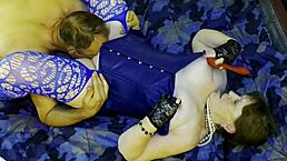 奶奶Carmen舔蓝逼用屌干熟胖妞高潮