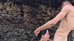 Transei Com A Gostosa Casada Na Praia Suggests Deepthroat And Big Cock Action