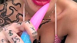 malafalda's tattooed slut double penetrates with monster dildo