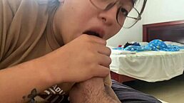 Ma�anero con mi cu�ada features amateur latina morning fun in a casual homemade setting.