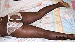 哇，这黑肤头巾骚货穿内衣湿透卧室猛骑衣服撕烂