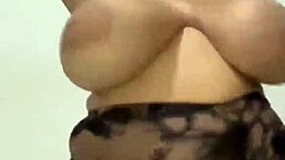 Conversational-emoji sentence wow those massive tits are bouncing everywhere 😍