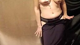 女奴性感脱衣舞打屁股捆绑秀！