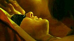 年轻棕发女友处女破处 自家女上位狂骑