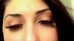 Hey, check out this Brazilian with a nice figure on webcam, she's got great tits too, really eye-catching in her moves.