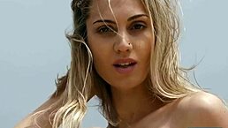 Italian Petite 18+ Body Milf Model Francy Torino Outdoor Striptease