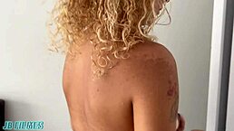 Marido Corno Sai Pro Trabalho e Deixa Sua Mulher com a Buceta Molhada para o Amante