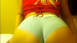 Whoa check out this hot amateur blonde shaking her big ass on webcam - privater-camsex com 🍑🔥