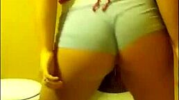 Whoa check out this hot amateur blonde shaking her big ass on webcam - privater-camsex com 🍑🔥