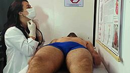 Ere��o Bem Dura Na Frente Da Enfermeira