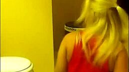 Whoa check out this hot amateur blonde shaking her big ass on webcam - privater-camsex com 🍑🔥