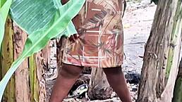 milf evangélica shows off her big buceta while mijando in public homemade style