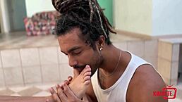 i luv how this morena uses her feet for a footjob til i cum all over