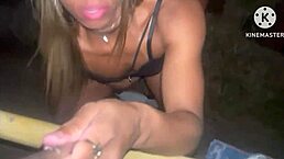 Esposa dando pro corno no meio da rua e chegou em casa deu o cuzinho gostoso