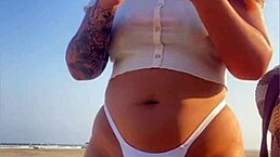 hoje eu vou da só uma chupadinha on redhead's big swollen pussy lips at beach.