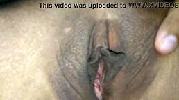 ¿debería follar su coño mojado frotando mi polla en su clítoris hasta que eyacule?