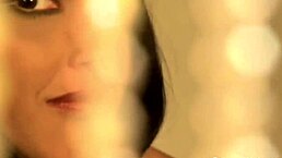 Can you resist this exotic indian princess sensual dance?