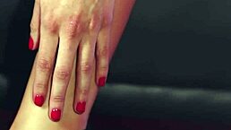 大奶拉丁熟女性感裙摆姿势 脱光自摸诱惑