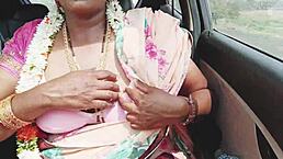 Desi hot aunty in car sex with romantic dirty talks telugu audio 😘🚗
