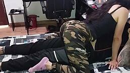 Mi padrastro me folla tan rico antes de la uni, con ese monster cock en mi wet pussy 😈