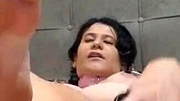 Novinha stuffs dildos in her wet pussy and cums like a little slut showing off for her man and other guys.