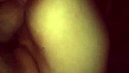 follando a la flaca puta de mi mejor amigo en doggy y cowgirl. la amateur latina cabalga como loca hasta el orgasmo.