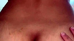 Mi cuñada entra a mi habitación y me da su culote 😏