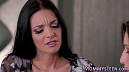 Teen stepdaughter experiences her first squirting orgasm from mature milf's fingering and oral in high-definition lesbian babe session