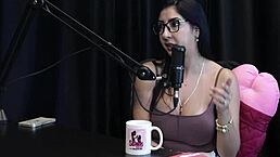 Morena Safada Shows Off Peitos And Buceta