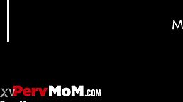 有人来内射我PervMom预告片