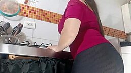 I fantasize as tia puta latina colombiana masturbates her big pussy in leggings for hijastro