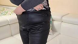 丰满巨乳奶奶熟妻自制全裸脱光视频