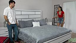 嘿Reyna dela Cruz，跟Nade Nasty分享粘精进嘴和骚逼？