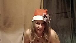 Esclave F does autoseance with striptease, caresses, and magicwand