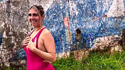 he fucked her hard on the paulista streets making her pussy all scraped up in public