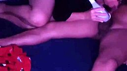 le doy un relajante masaje mientras me masturbo y le doy unas ricas chupadas de verga... ohh