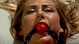 高挑女S鞭打绑奴假屌猛操SM