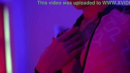 大奶骚婊首次尿液双阴双屁眼粗暴轮奸