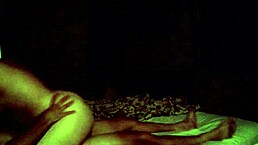 嘿，看这对饥渴夫妻酒店偷拍猛干？