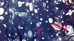 老公朋友楼下吃饭我偷溜楼上扣湿逼嗯？