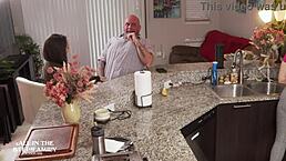 小个Freya Von Doom求继爸巨屌老婆骚屄