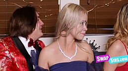 热辣交换继兄妹四人乱交