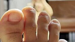 i spot hot neighbor filming her wet pussy solo play